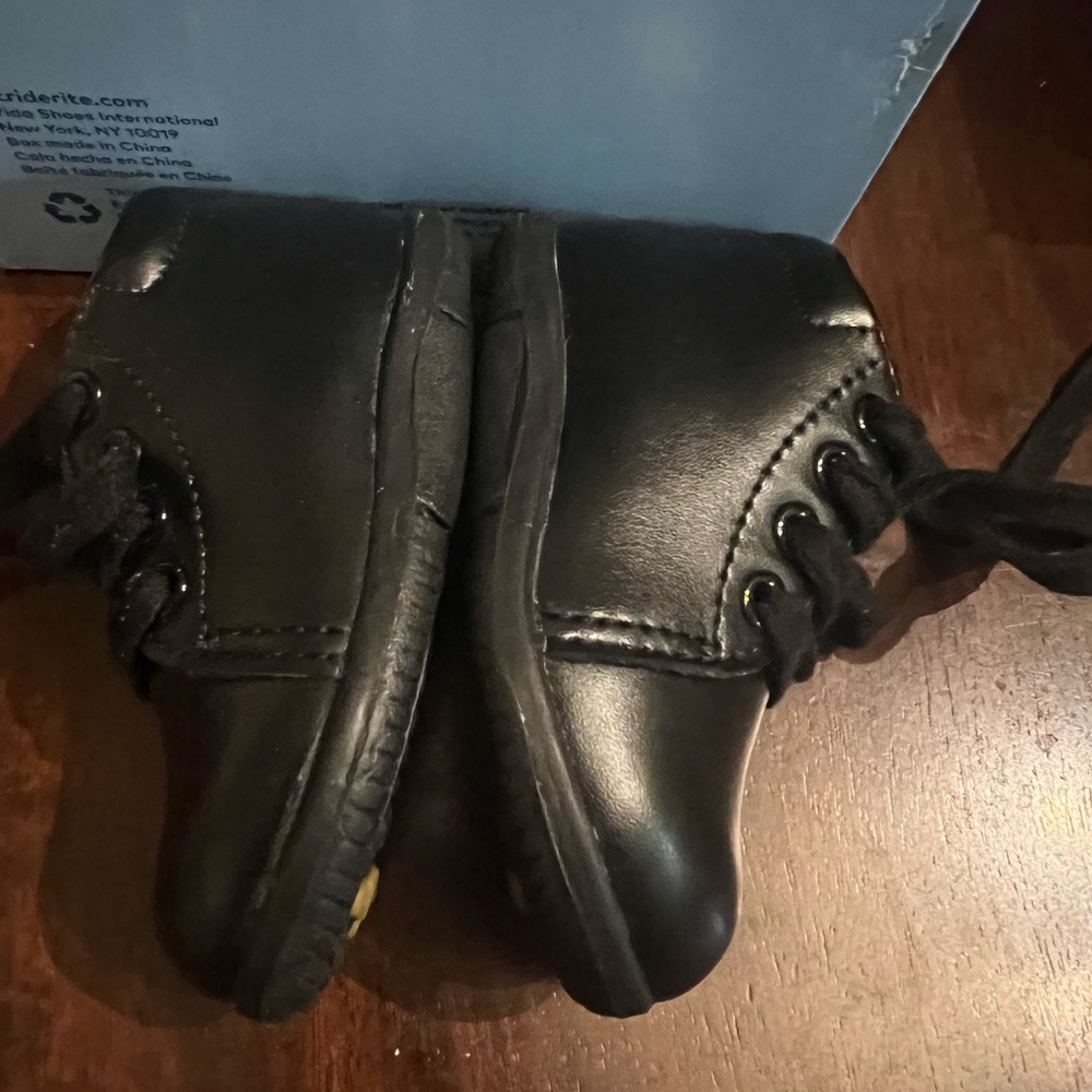 Like New Stride rite 3M baby booties